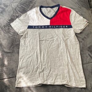 Tommy Hilfiger t shirt